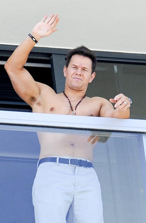 Mark wahlberg april2 887_ _1.jpg