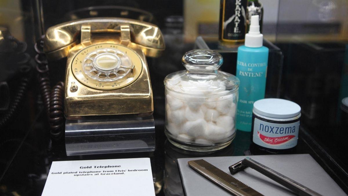 Image of A gold-colored Social Security card sparked an unusual remark.