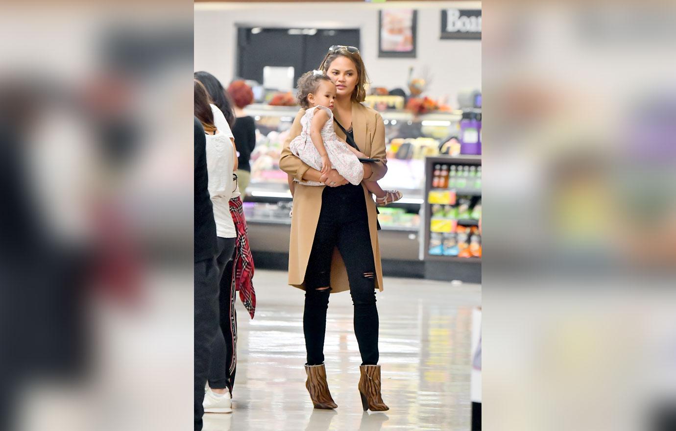 EXCLUSIVE: Chrissy Teigen takes her daughter Luna grocery shopping in studio city