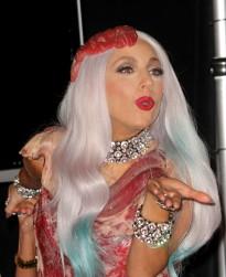2010__12__Lady_Gaga_Dec10newsnea 205×300.jpg