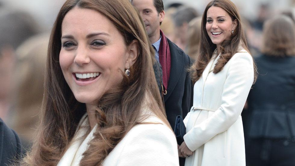 Kate middleton baby bump splash