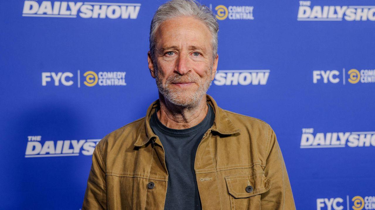 Photo of Stewart mocked Trump's thirst over authoritarianism.