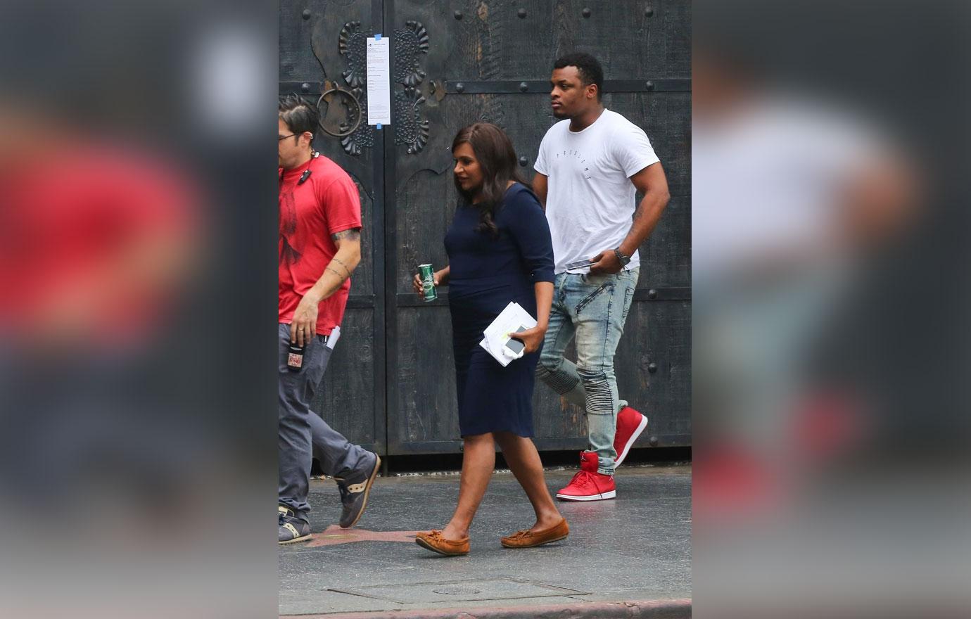 Mindy Kaling Baby Bump Pregnant