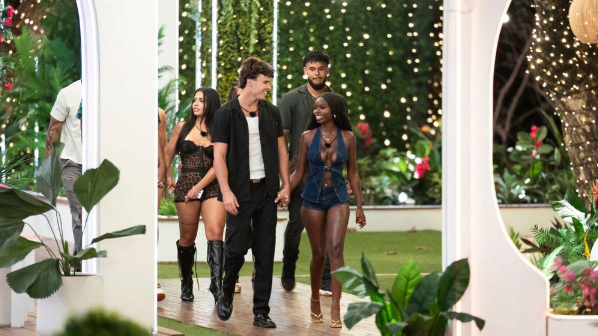 love island olandria carthen nic vansteenberghe cutest moments together photos