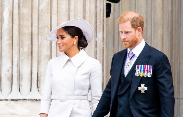 Meghan Markle Tried To Clear Out NYC Restaurant For Her & Harry