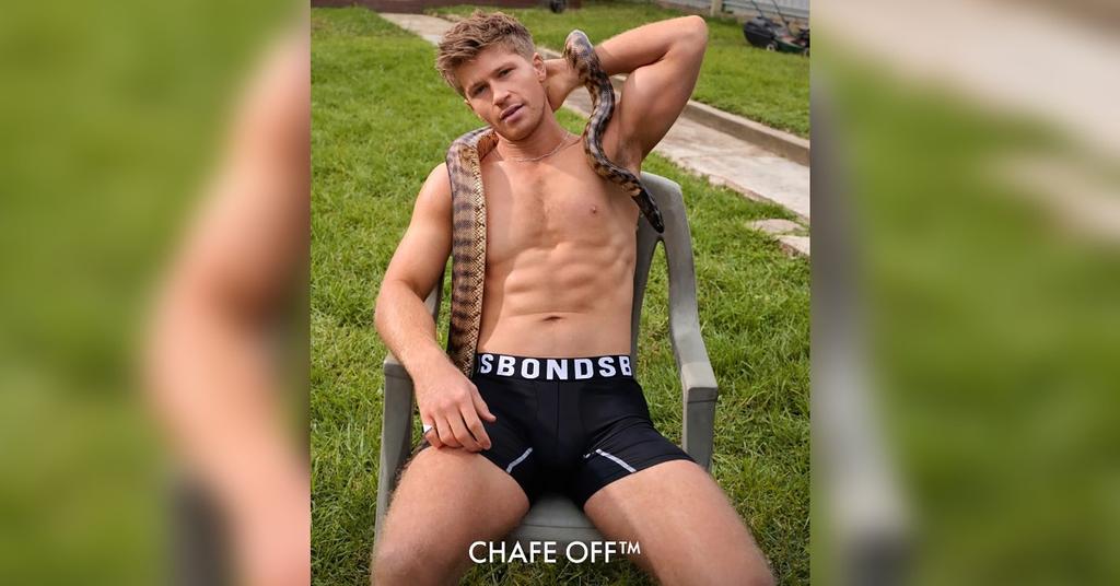 Robert Irwin Strips Down As He Poses With Animals: Hot Photos