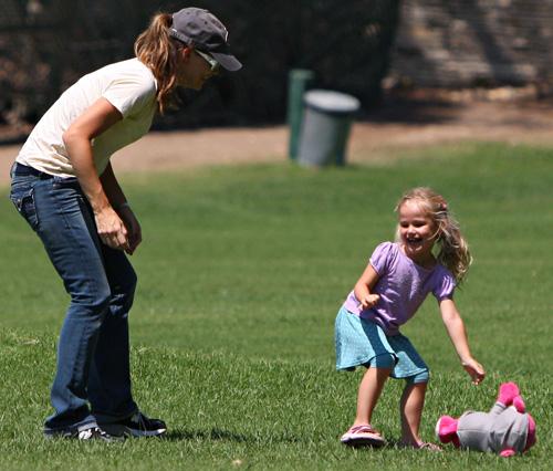 2009__08__fp_3487281_garner_jennifer_rgt_082609.jpg