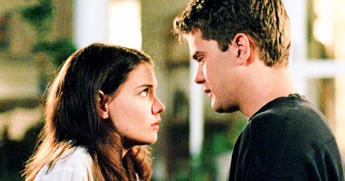 image of Katie Holmes and Joshua Jackson dated from 1998 to 1999.