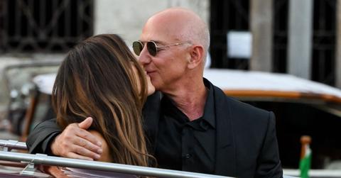 Photo of Jeff Bezos and Lauren Sánchez