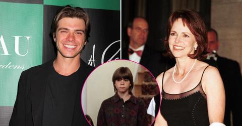 Split of Matthew Lawrence; Sally Field.