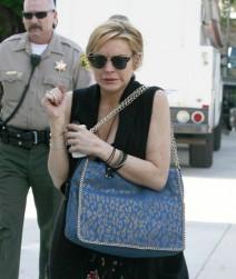 2011__02__lindsay_lohan_feb8_445 212×300.jpg