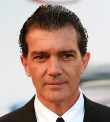2010__08__okmagazine horoscopes antoniobanderas 227×300.jpg