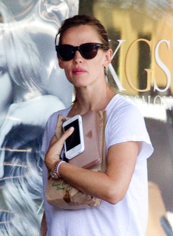 Jennifer garner ignoring ben affleck nanny christine ouzounian