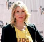 2011__02__Christina_Applegate_Feb1 150×143.jpg