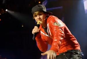 2011__03__Justin_Bieber_Oscars_March4newsneb 300×204.jpg