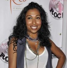 2010__01__Melanie_Fiona_Jan28newsne 223&#215;225.jpg