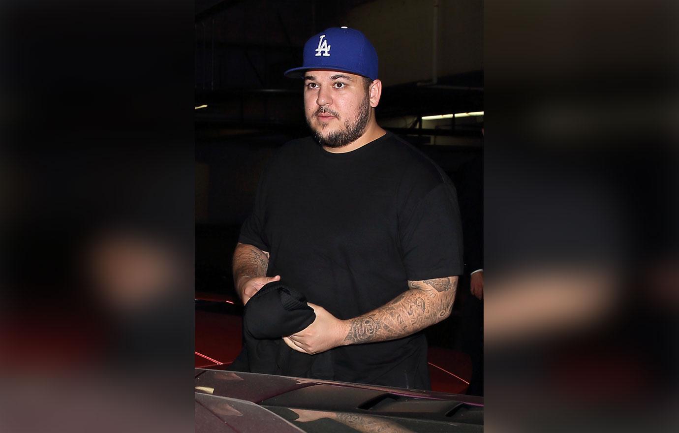 Rob Kardashian celebrates sister Khloe&#8217;s 32nd Birthday at Dave &amp; Buster&#8217;s