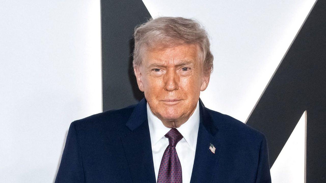 Image of Non-verbal intelligence expert Sean Johns agreed that Donald Trump tracked Natalie Harp but said his intent was unclear.