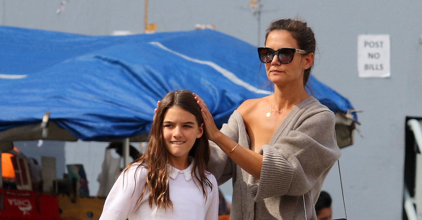 Katie Holmes Daughter Suri Cruise Sings In Rare Objects 