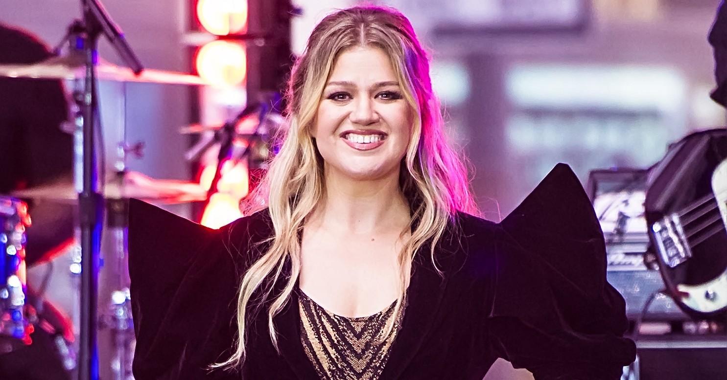 ellen degeneres jealous how well kelly clarkson doing talk show slot