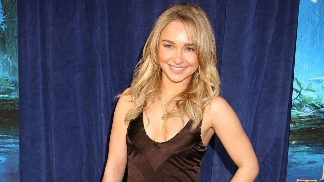 Image of the dispatch log shows the call was entered at approximately 1:51 in the afternoon for Hayden Panettiere.