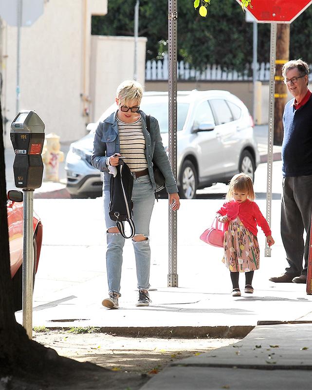 EXCLUSIVE: Scarlett Johansson Spotted As She Has lunch with daughter Rose Dauriac