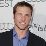 2010__11__Jake_Pavelka_Nov22newsnea 150×149.jpg