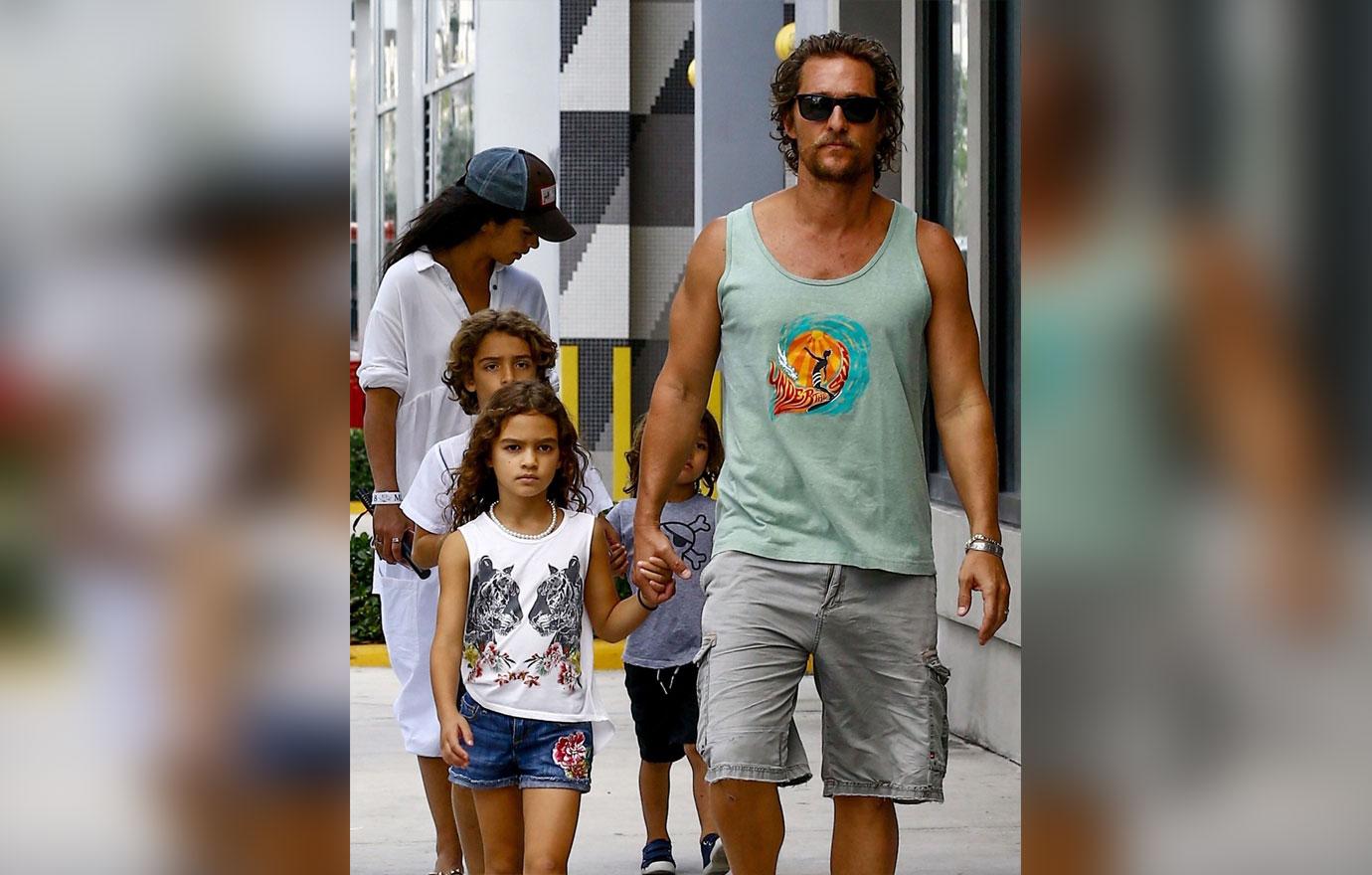 hottest celeb dads ryan reynolds chris hemsworth 14