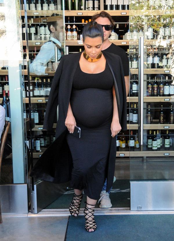 Kim kardashian huge baby bump shopping