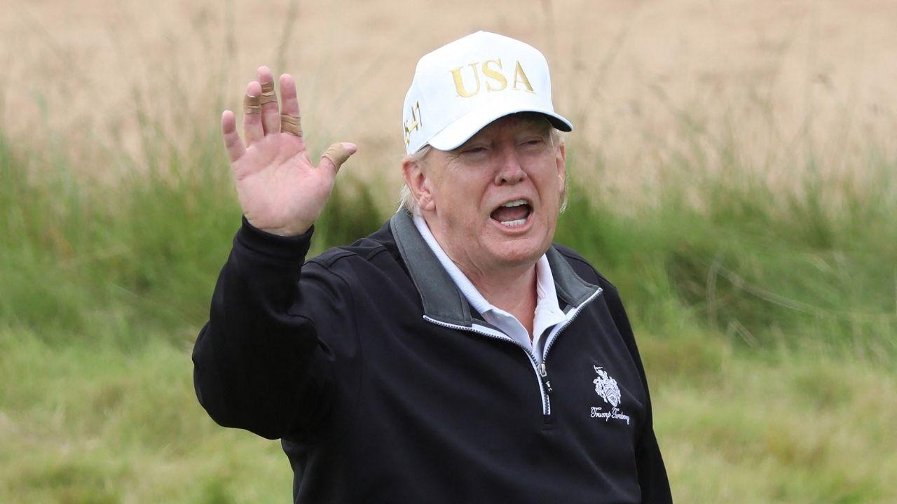 Image of The bruising on Donald Trump’s arm drew attention during his Labor Day golf outing.