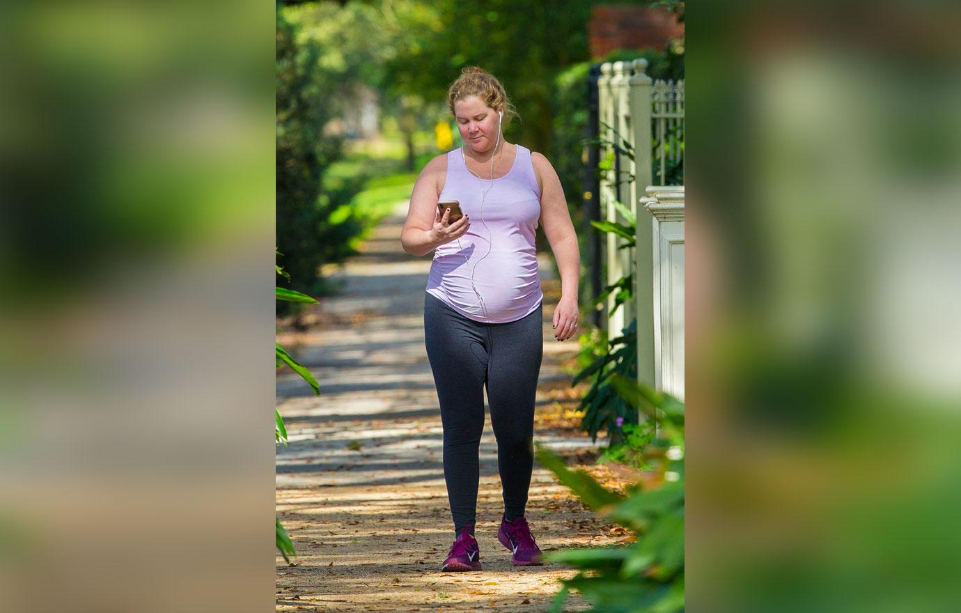 Pregnant Amy Schumer Posts A Near Naked Selfie Feeling Strong