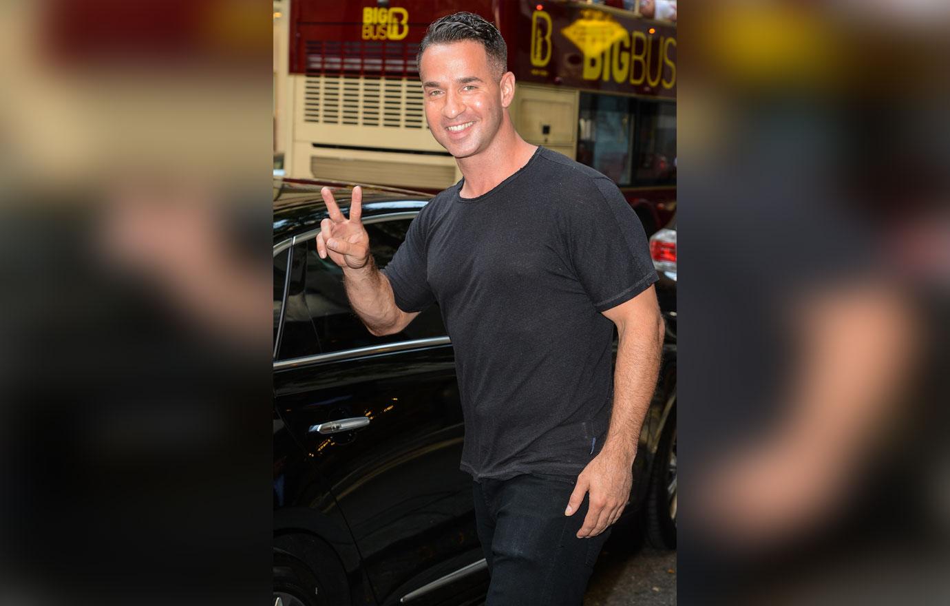 mike the situation sorrentino films jersey shore family vacation prison 01