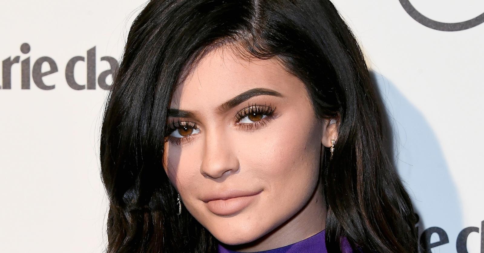 why-kylie-jenner-won-t-smile-despite-her-160k-mouth-makeover