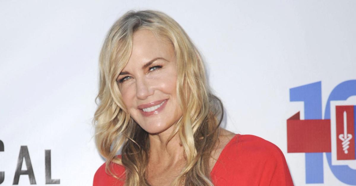 daryl hannah oscars ukraine onstage rare appearance video watch