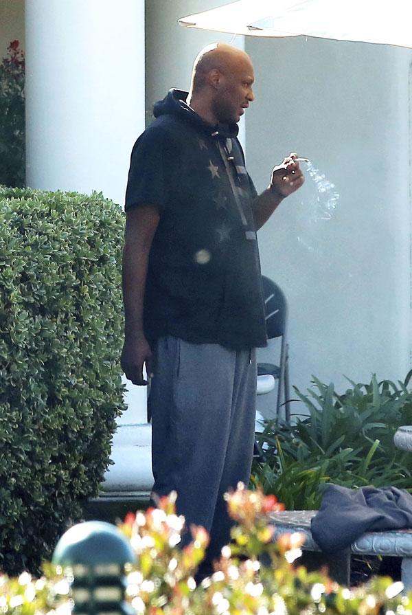 Lamar doom rehab smoking photos 02