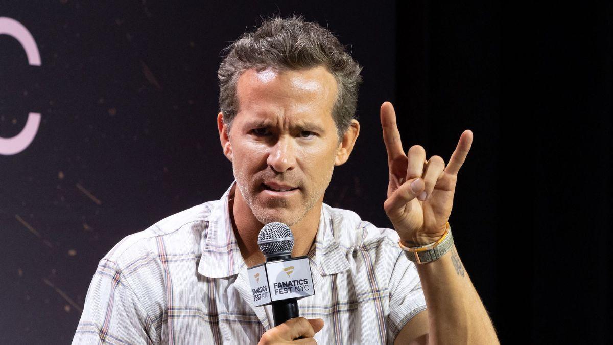 Image of Ryan Reynolds FaceTimed Blake Lively and their son Olin from SDCC.