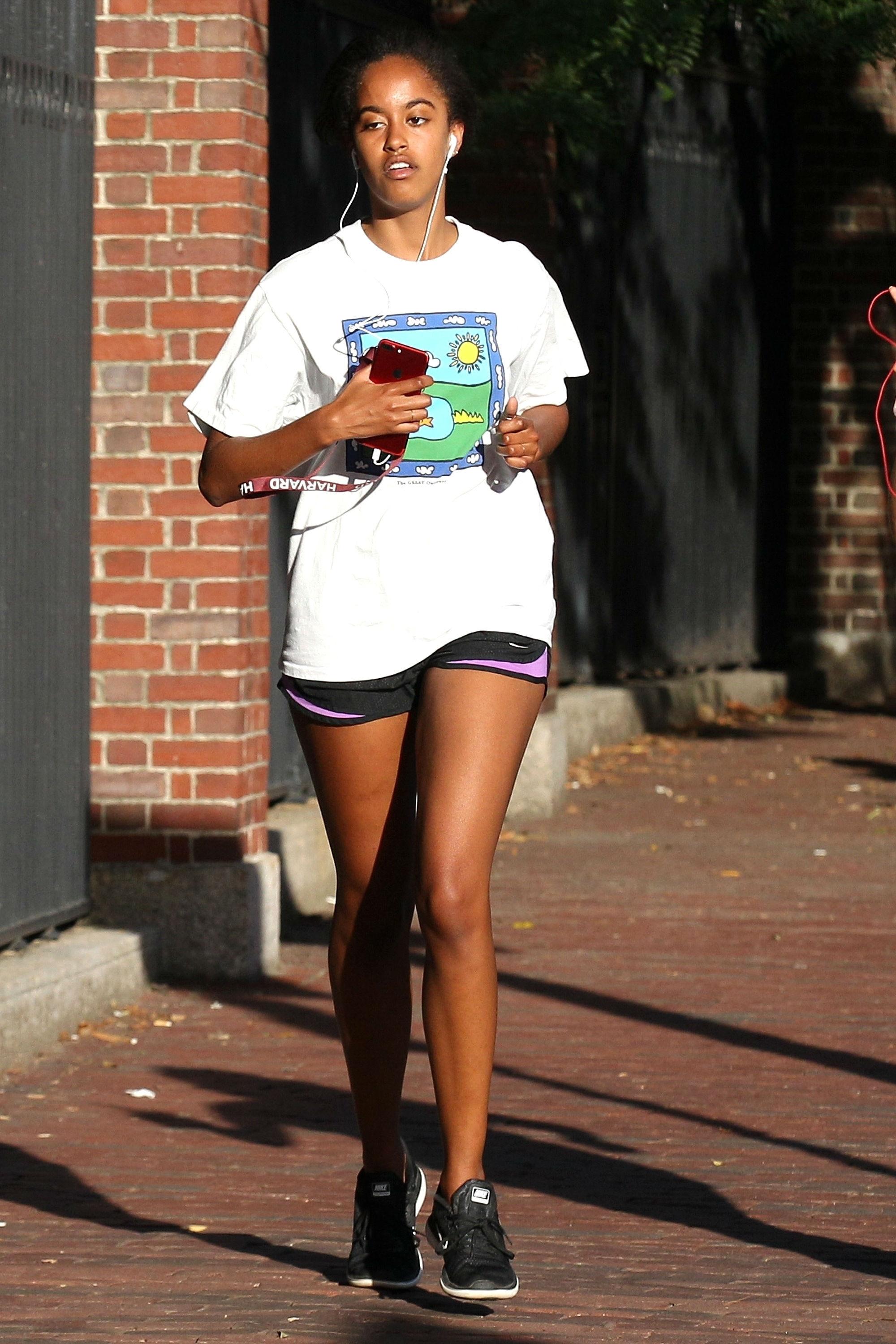 Malia Obama Jogs On Harvard Campus Photos