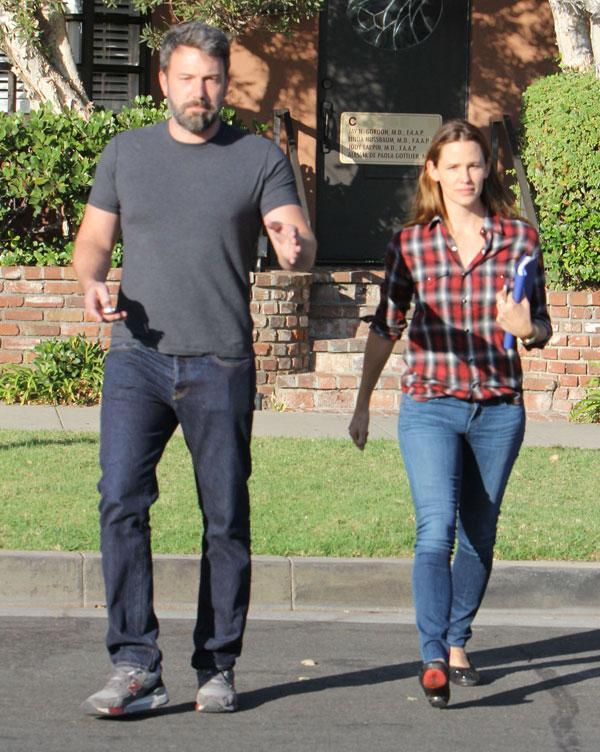 Ben jennifer affleck smiles marriage counseling 1