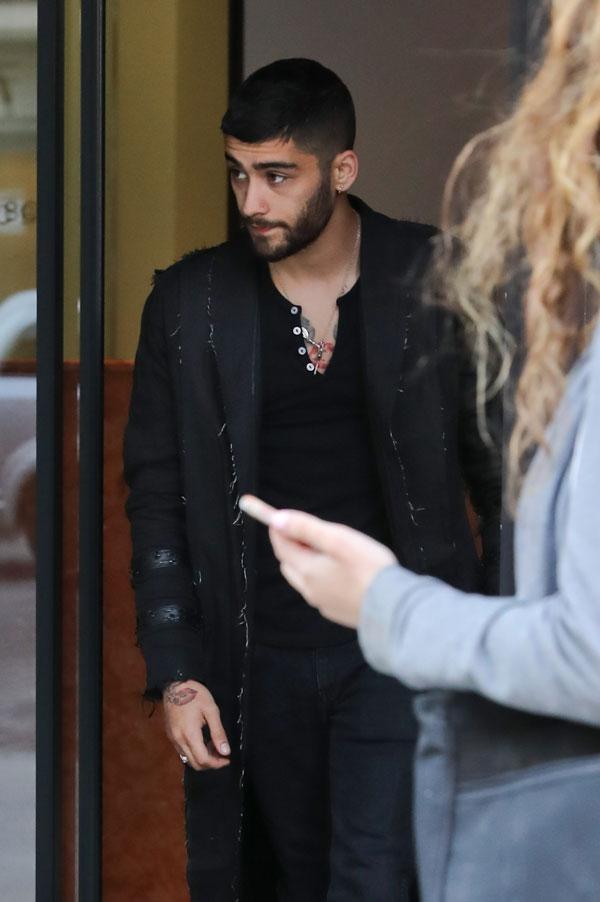 zayn malik leaving gigi hadid apartment still together