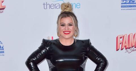 kelly clarkson no rush relationship messy divorce dating