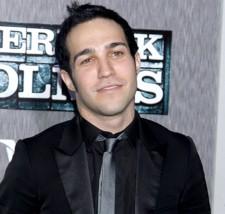 2009__12__wenn_petewentz 225×214.jpg