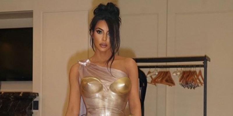 Kim Kardashian Rocks 2 Sexy Looks For Thierry Mugler S Exhibit