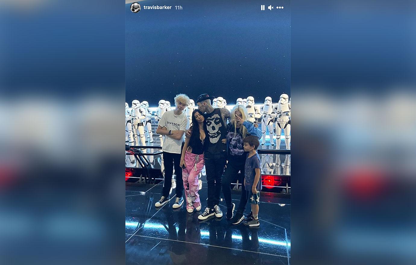 kourtney kardashian travis barker disneyland kids