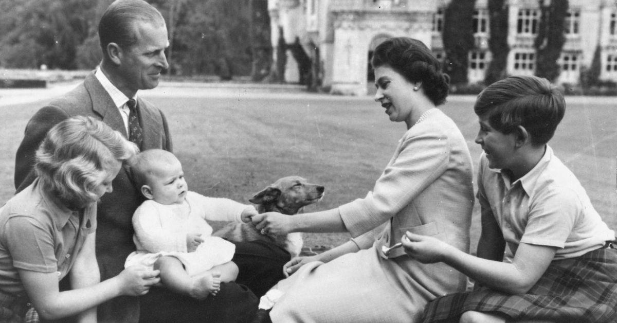 image of Queen Elizabeth ll with baby Andrew and the family in happier times.