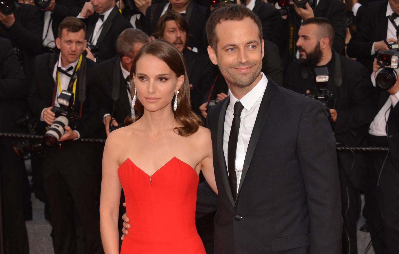 natalie portman hopes ex benjamin millepied happy kissing woman paris