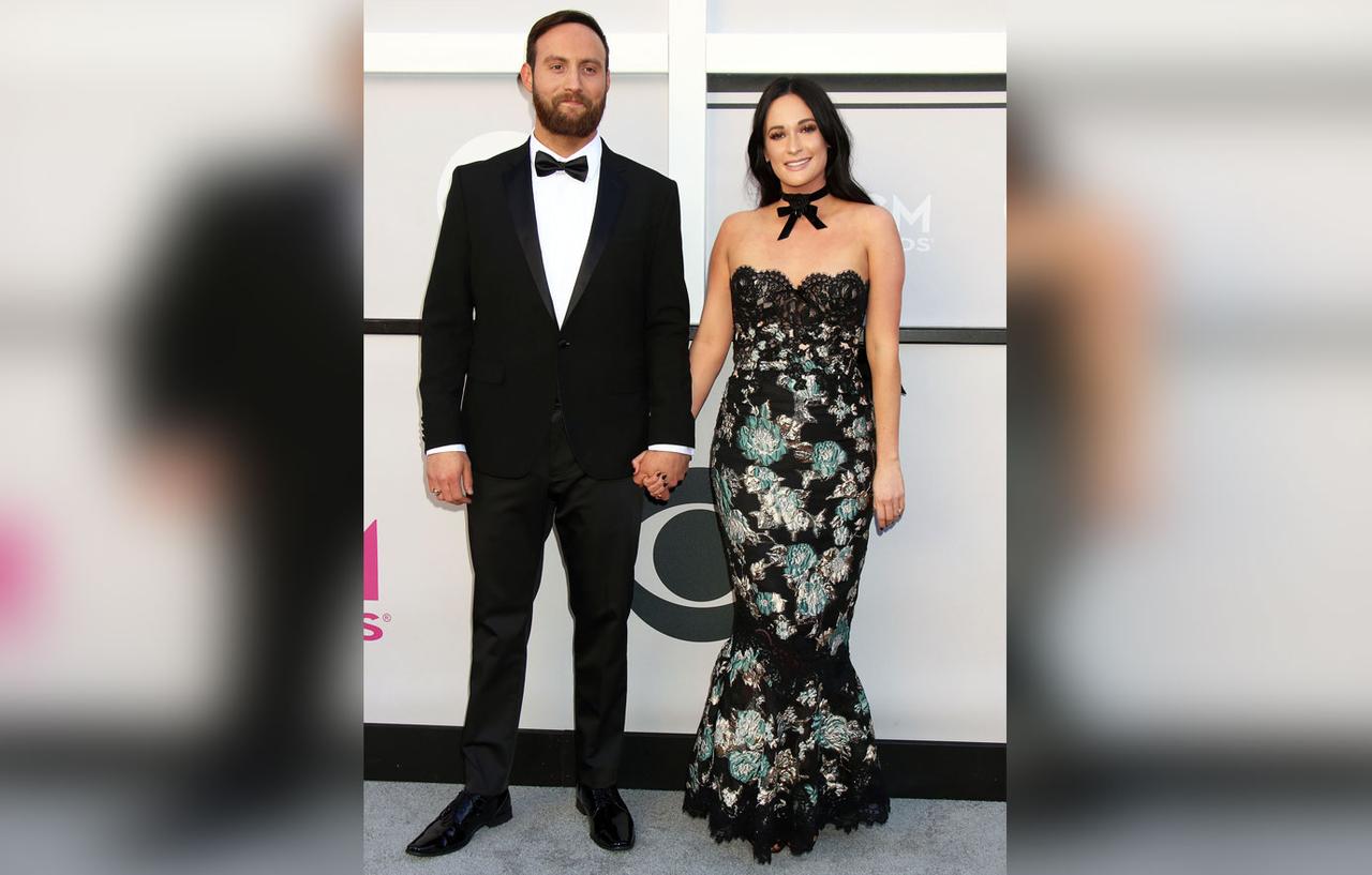 Kacey Musgraves Confirms She's Dating Poet Cole Schafer(02)