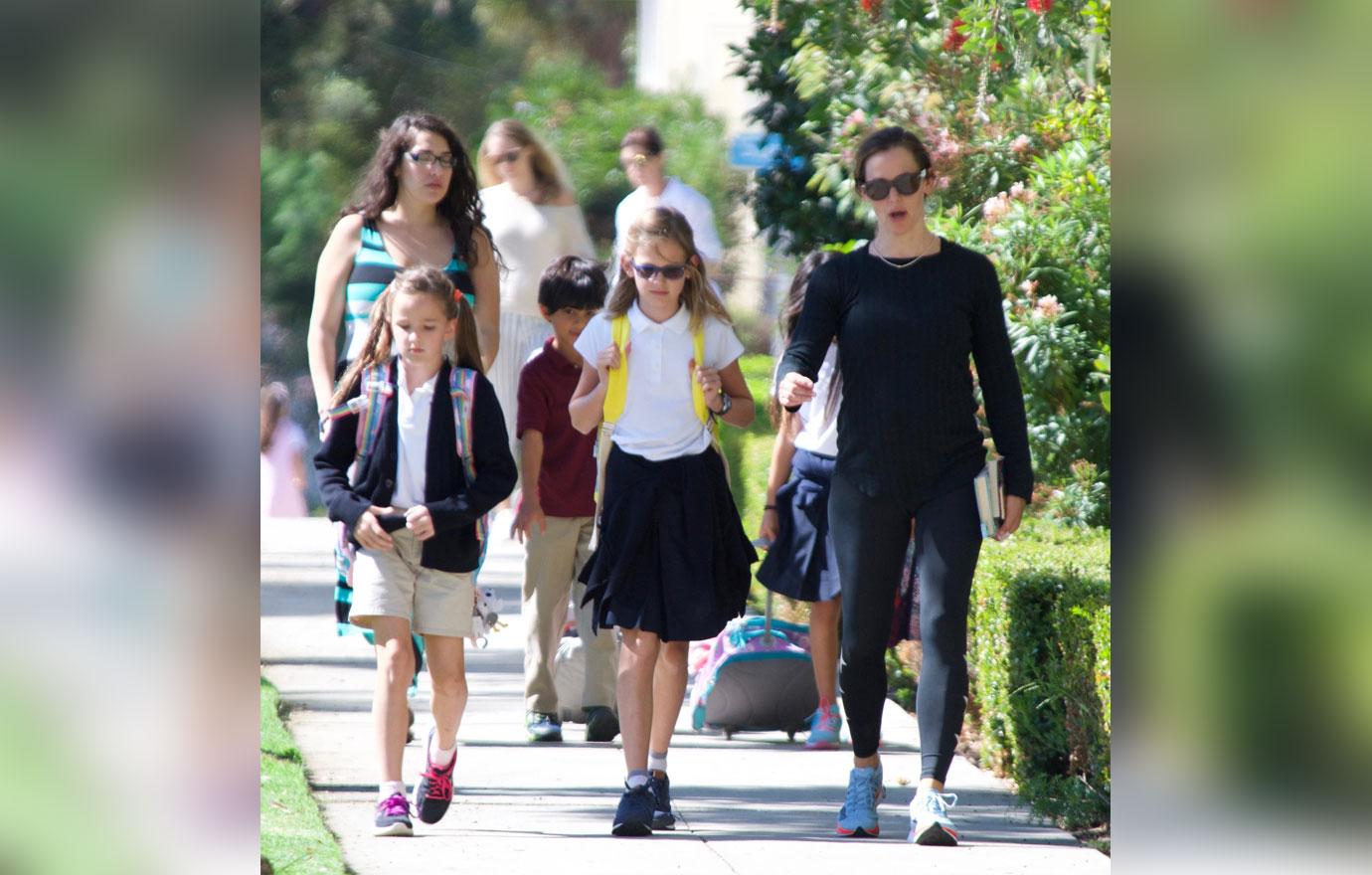 Jennifer garner kids school 3