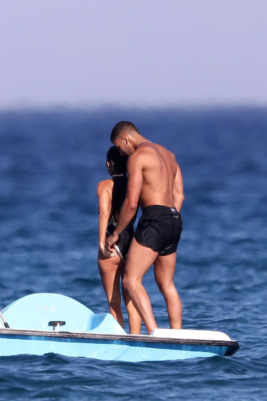 Kourtney Kardashian and Younes Bendjima keep it close during French getaway!