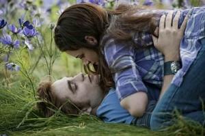 2010__05__Robert_Pattinson_Kristen_Stewart_Eclipse_May11newsne 300&#215;199.jpg