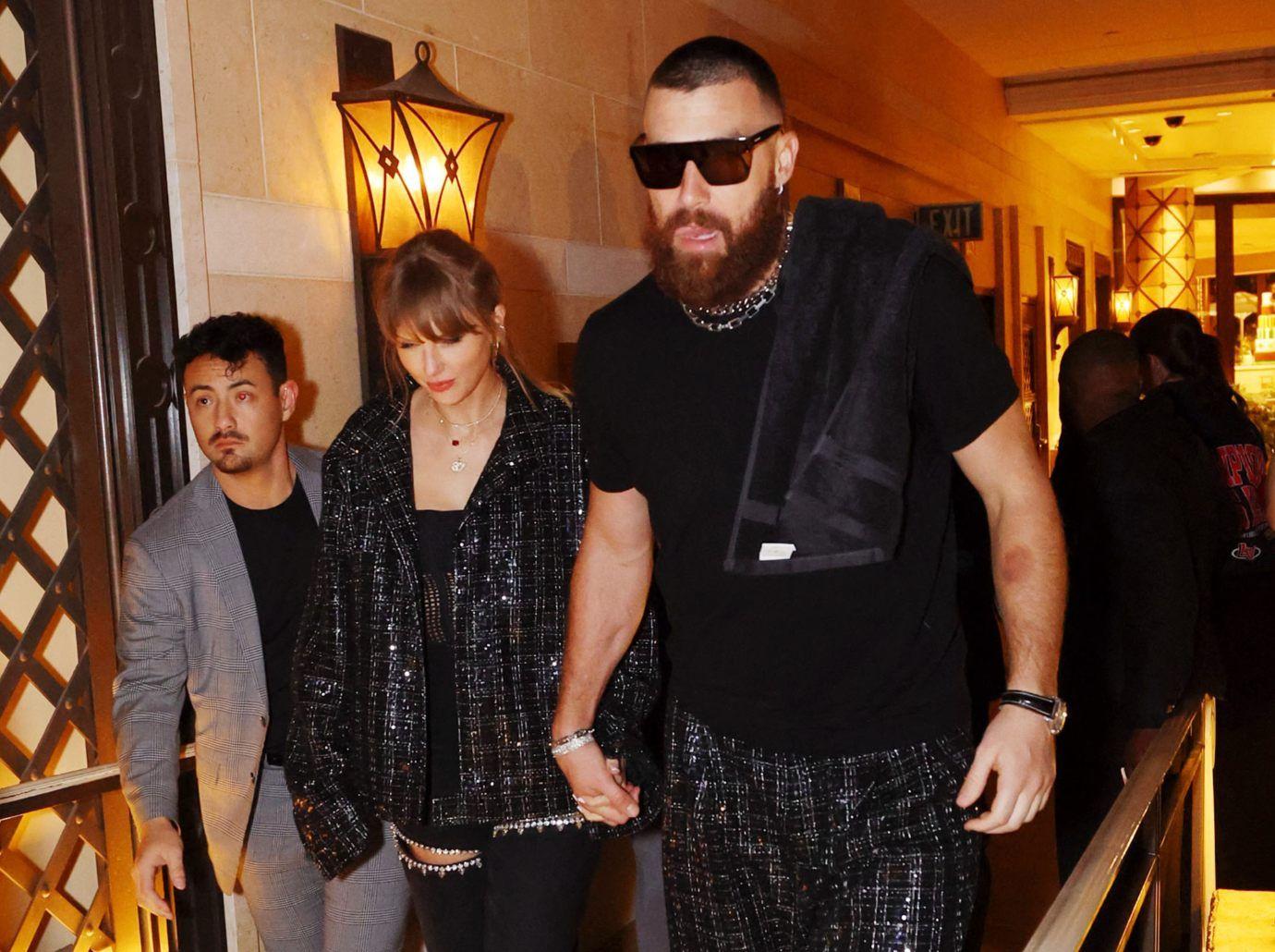 taylor swift gives nod travis kelce attends th eras tour concert